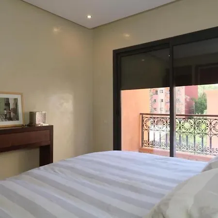 App. Traversant Au Gueliz + Piscine Sur Le Toit مراكش المظهر الخارجي الصورة