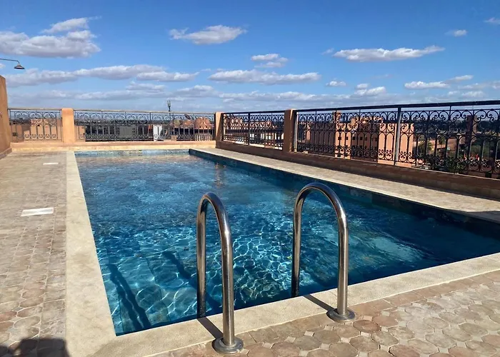 App. Traversant Au Gueliz + Piscine Sur Le Toit